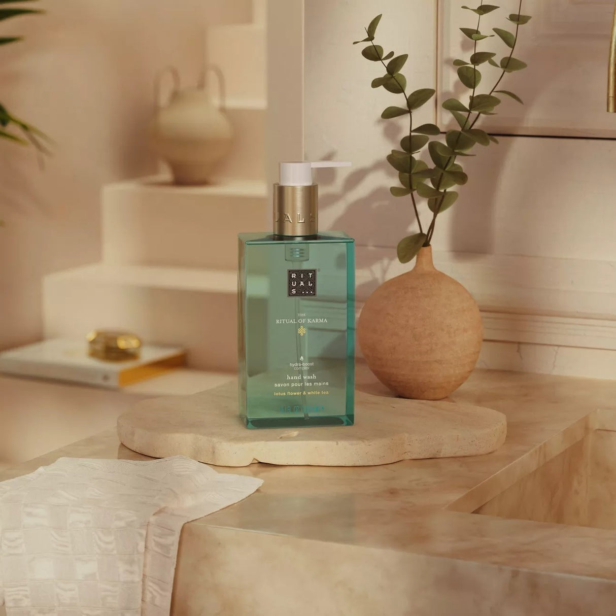 rituals-of-karma-hand-wash-300ml-rit3880-2