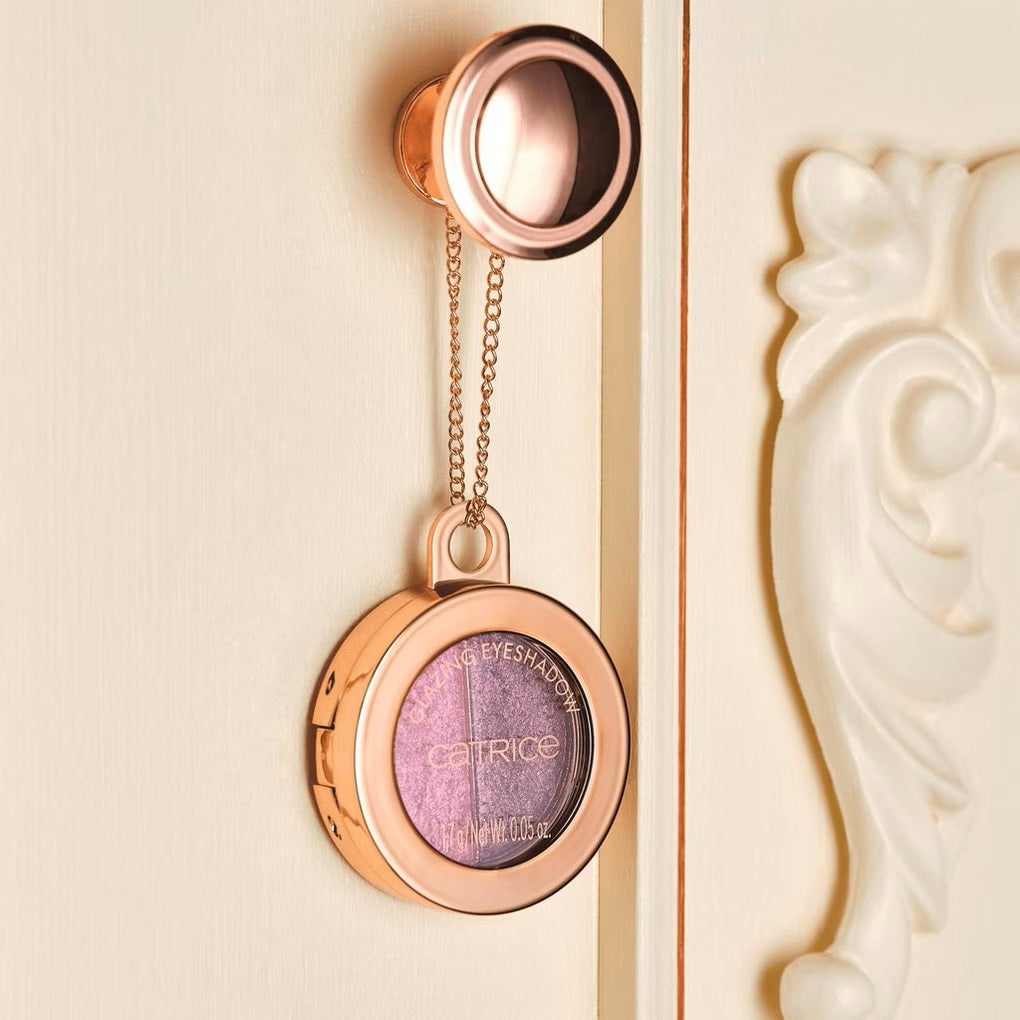 catrice-hollyglazing-glazing-eyeshadow-c01-violet-955299-2