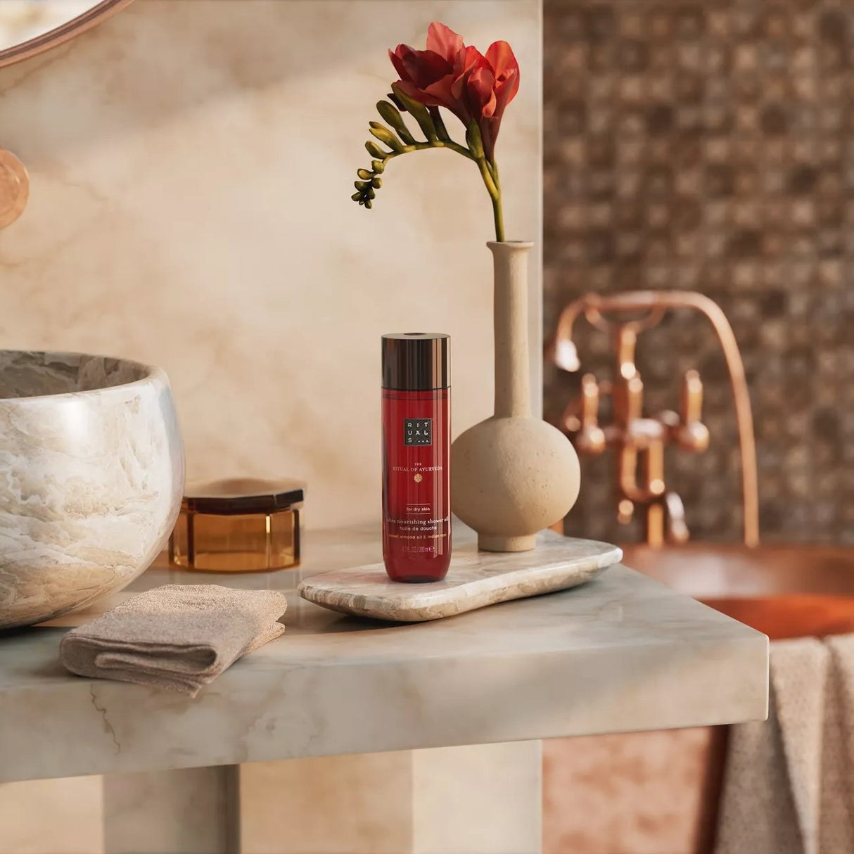 rituals-of-ayurveda-nurturing-shower-oil-200ml-rit4350-2