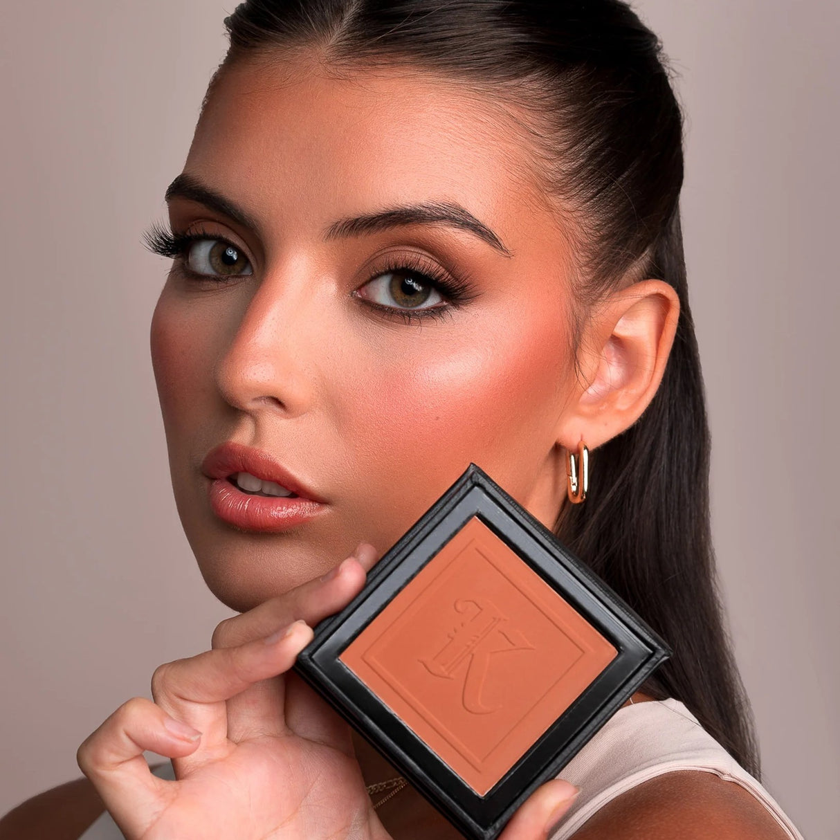 kash-beauty-sculpt-powder-bronzer-2