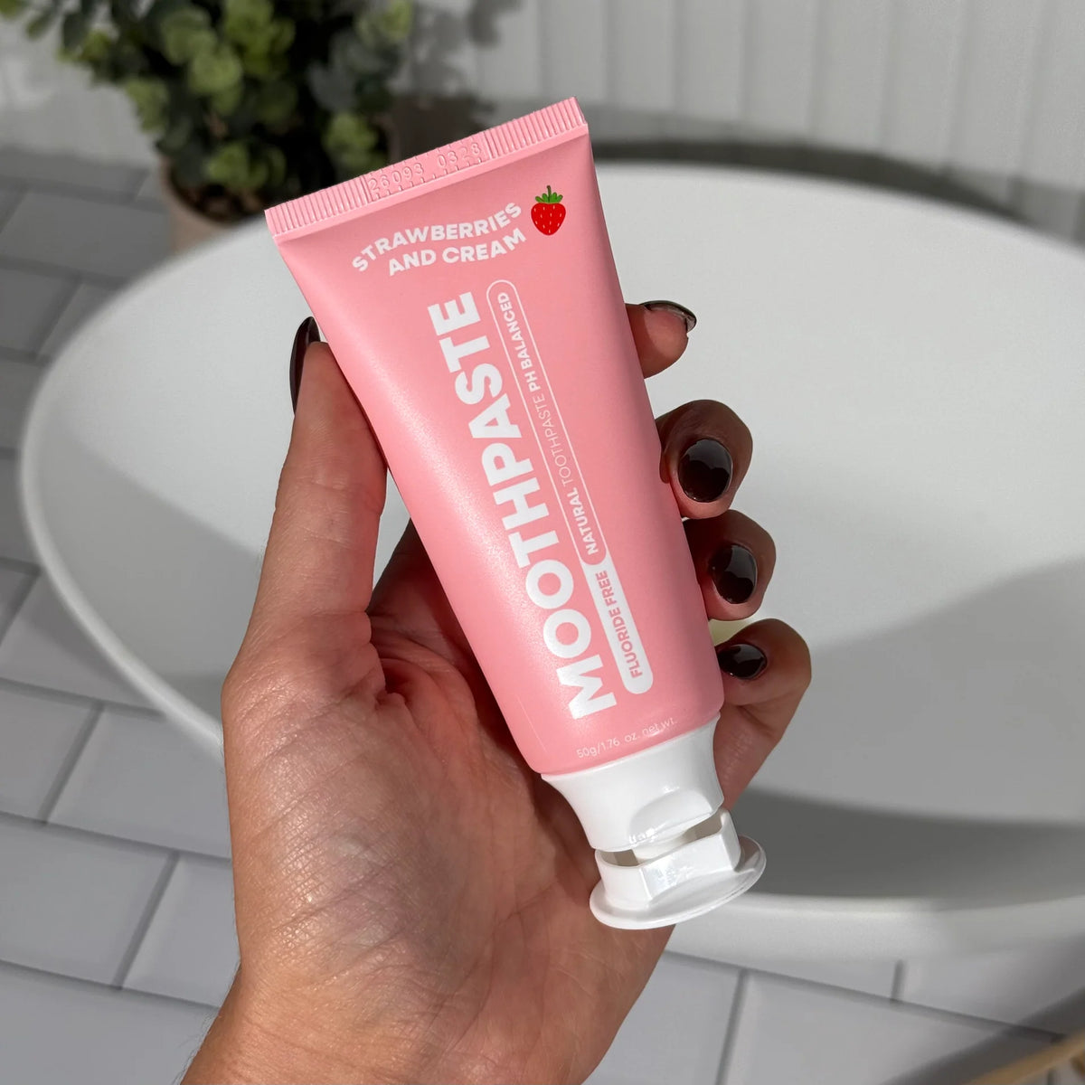MOOGOO KIDS MOOTHPASTE STRAWBERRIES & CREAM