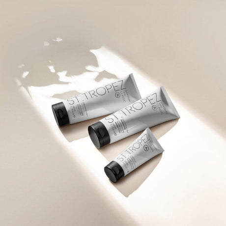 st-tropez-gradual-tan-firming-body-lotion-medium-dark-200ml-2