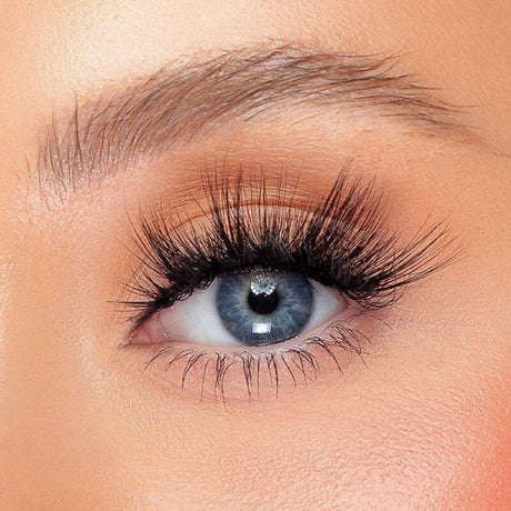 kash-beauty-daggers-lash-2
