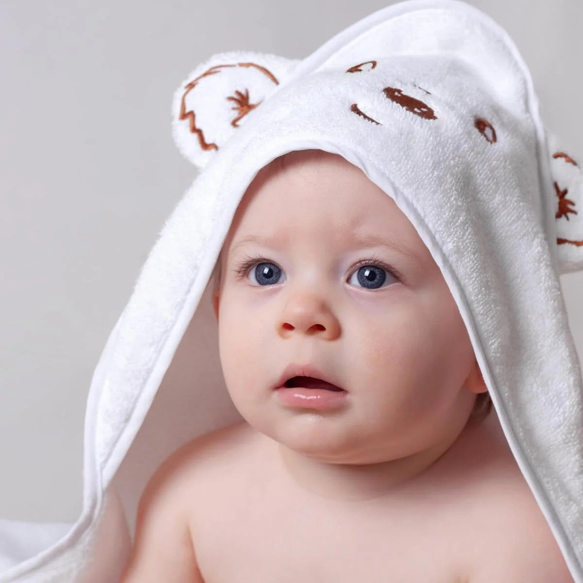 paddington-xmas-25-hooded-baby-towel-1099251-3