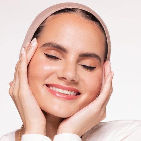 sculpted-by-aimee-easyglide-precision-liquid-eyeliner-2